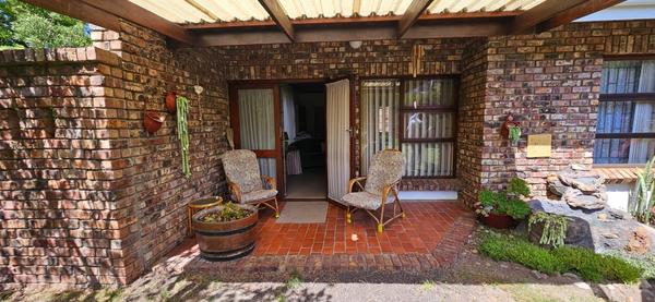 House For Sale in Deoville Park, Hartenbos